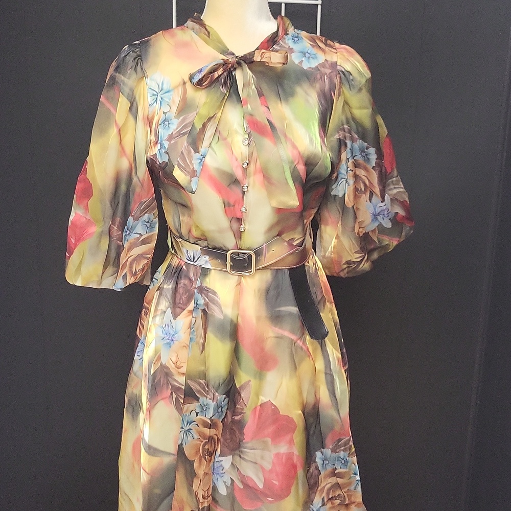 NWT, Vintage-Inspired Floral Tie-Neck Dress in Multi-Color, LARGE - Picture 11 of 11